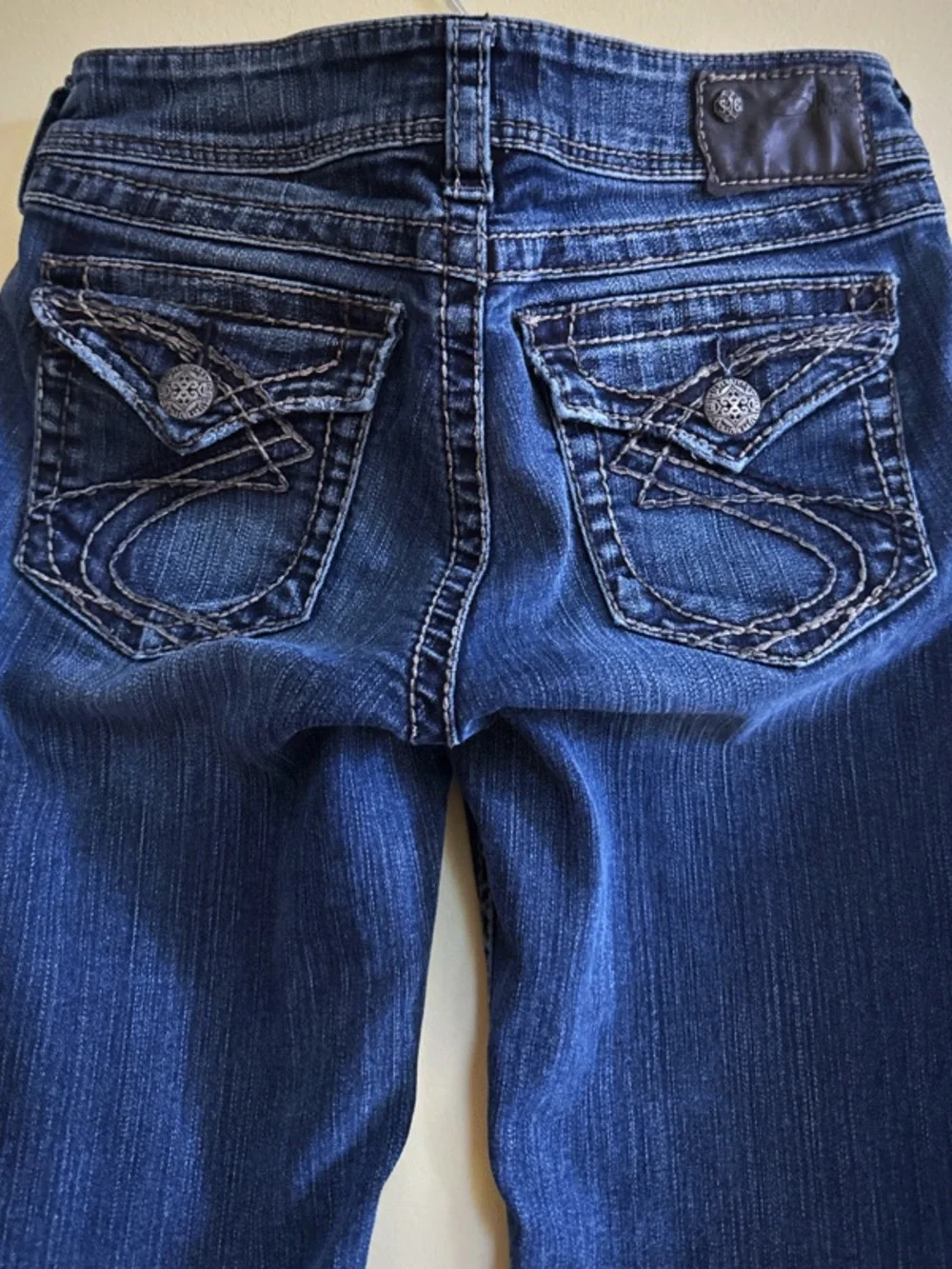 Suki Surplus Jeans - Picture 5 of 8
